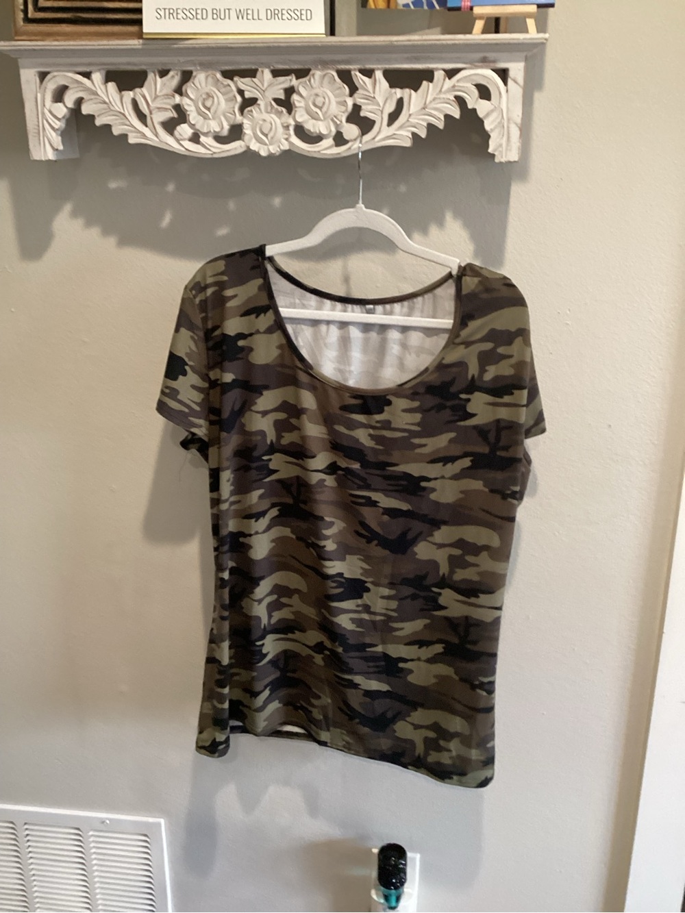 GUC -Amazon - Camo Scoop Neck Women's Tee - Olive Green - 2x!